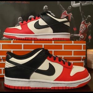 Nike Dunk Low EMB Chicago